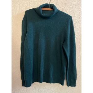 ***Damaged***Charter Club Luxury Green Turtleneck Sweater Women’s Size Large